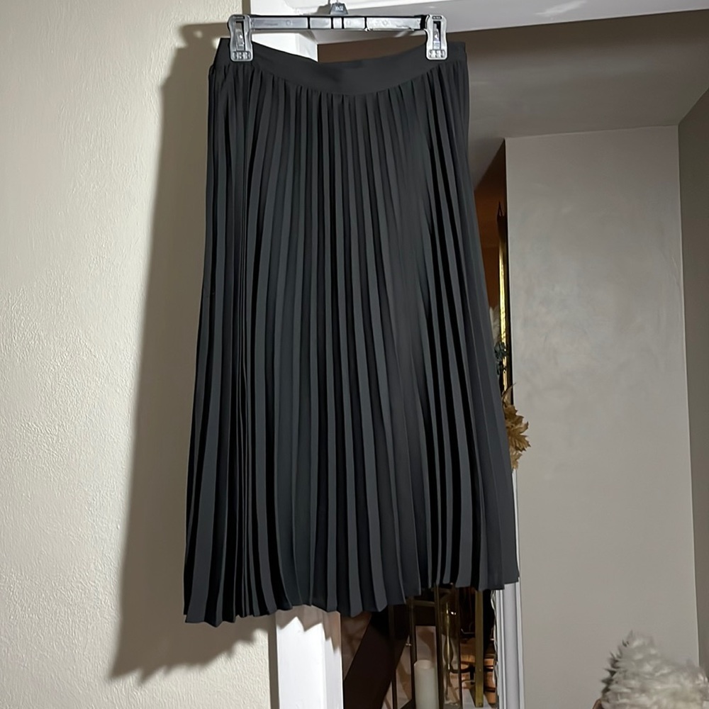 Black Pleated Midi Skirt